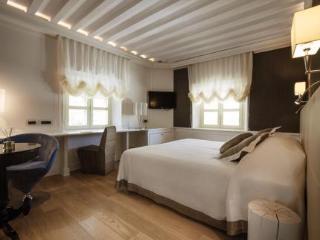 Celide Hotel